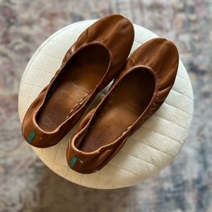 Tieks Round toe flats in Chestnut